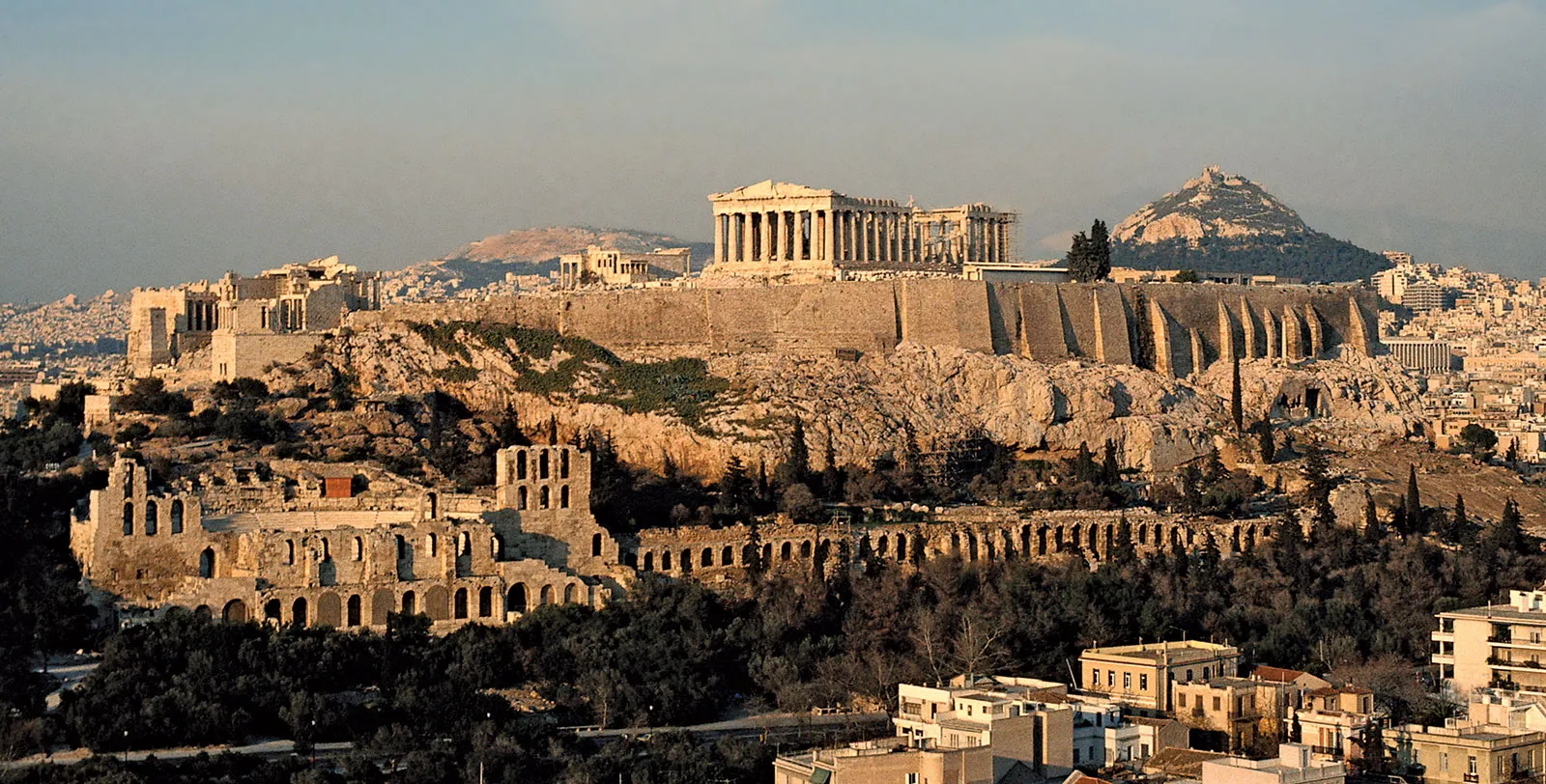 How to Explore Athens Effortlessly with a Rental Car