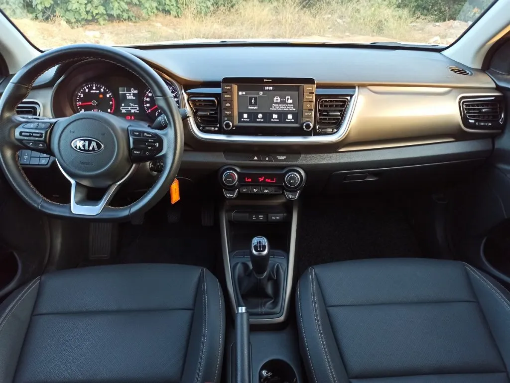 Kia-Stonic-1.0-T-GDI-100-PS-autoholix-17-scaled
